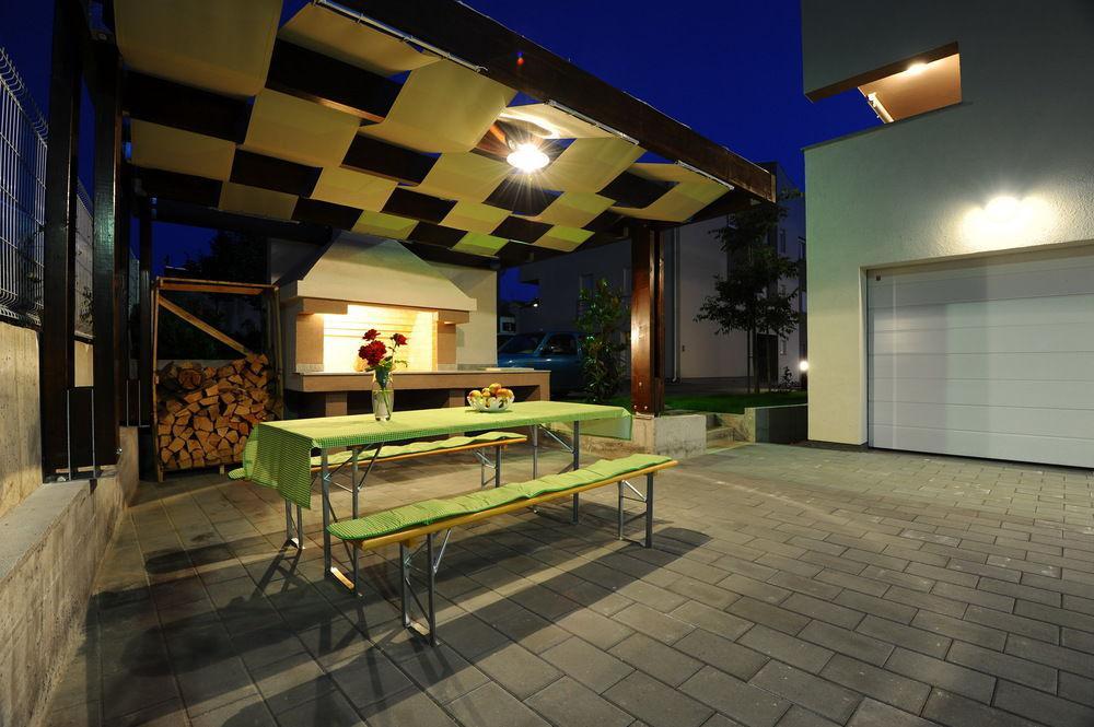 זאדאר Apartments Hills מראה חיצוני תמונה