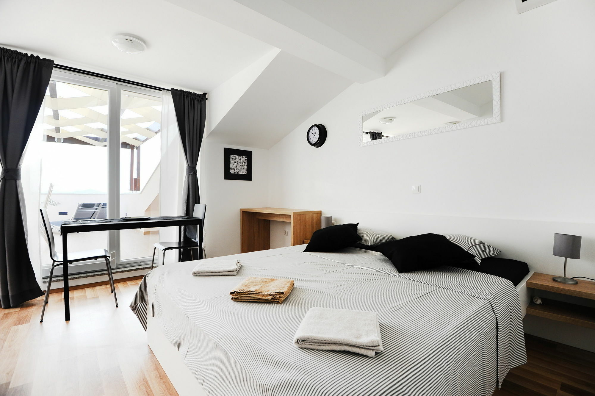 זאדאר Apartments Hills מראה חיצוני תמונה