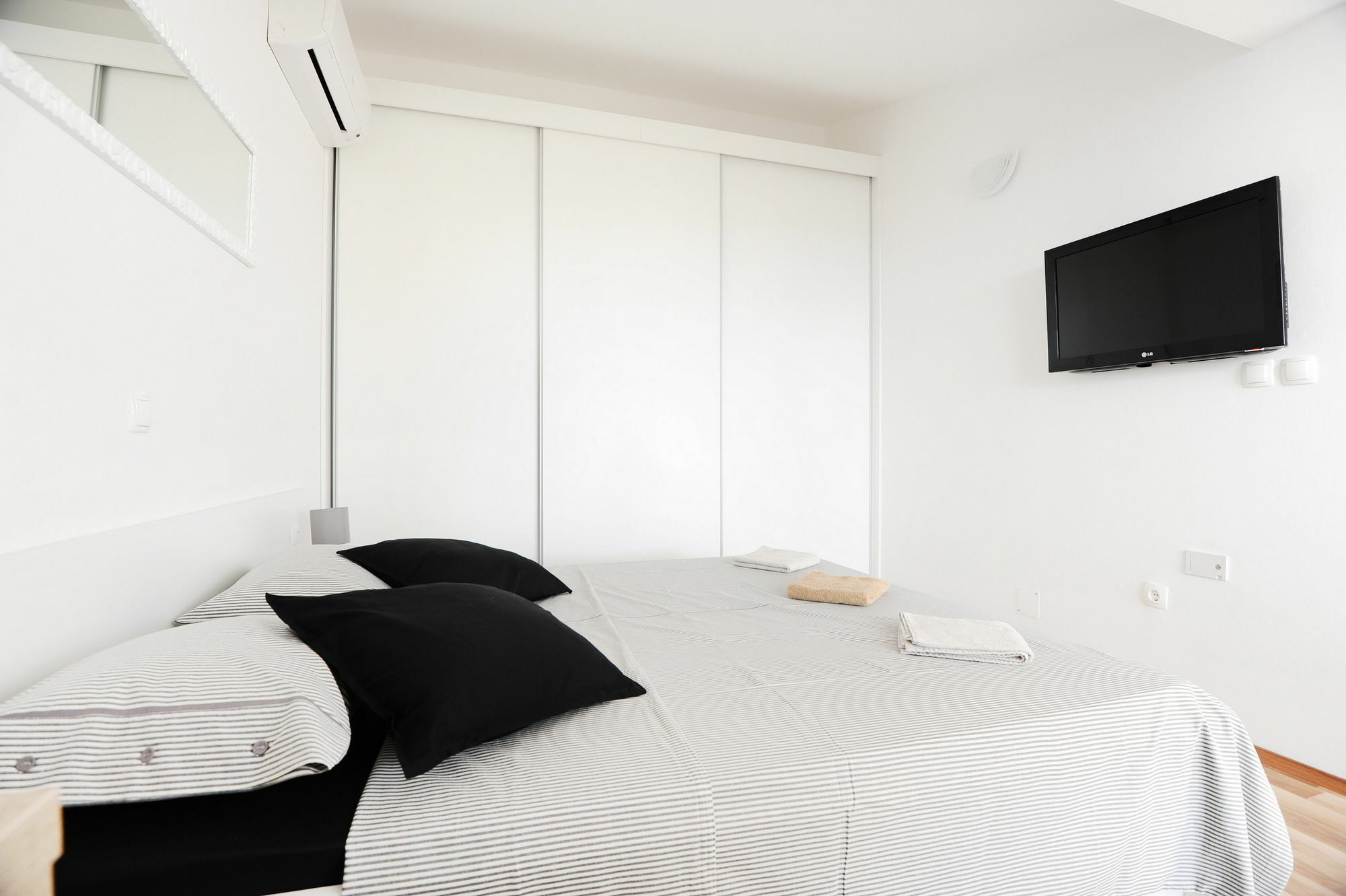 זאדאר Apartments Hills מראה חיצוני תמונה