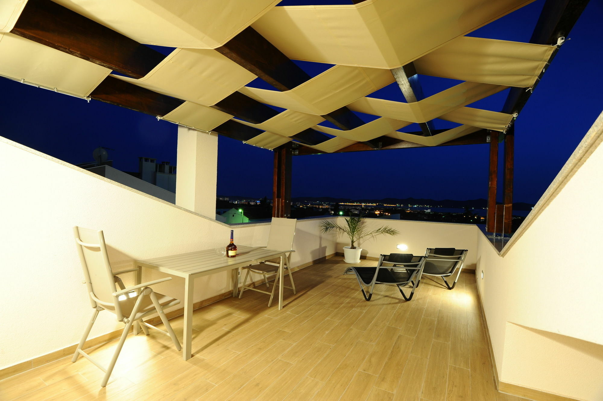 זאדאר Apartments Hills מראה חיצוני תמונה